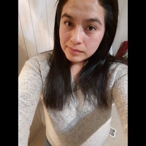 Meet your Posher, Damiana